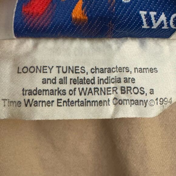 Vintage 90’s CMG Looney Tunes Size Medium Unisex Embroidered Button Up Top - Picture 12 of 13